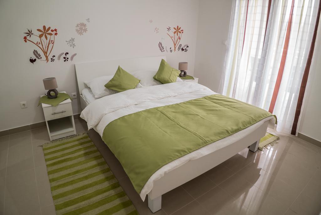 Apartments Malina Vir Exterior foto