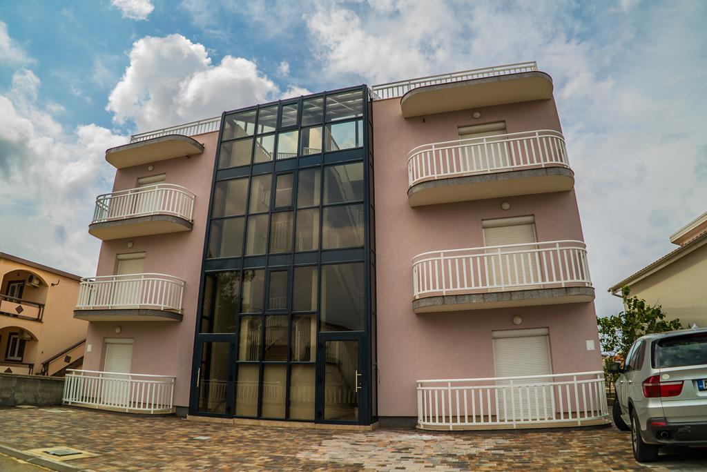 Apartments Malina Vir Exterior foto